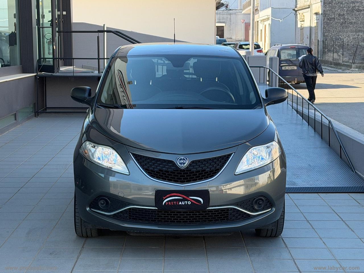LANCIA Ypsilon 1.2 69 CV 5p. GPL Ecochic Silver