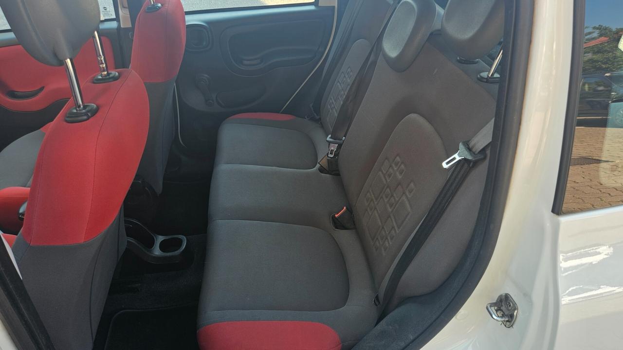 Fiat Panda 1.2 Lounge 69cv 5 POSTI-NEOPATENTATI