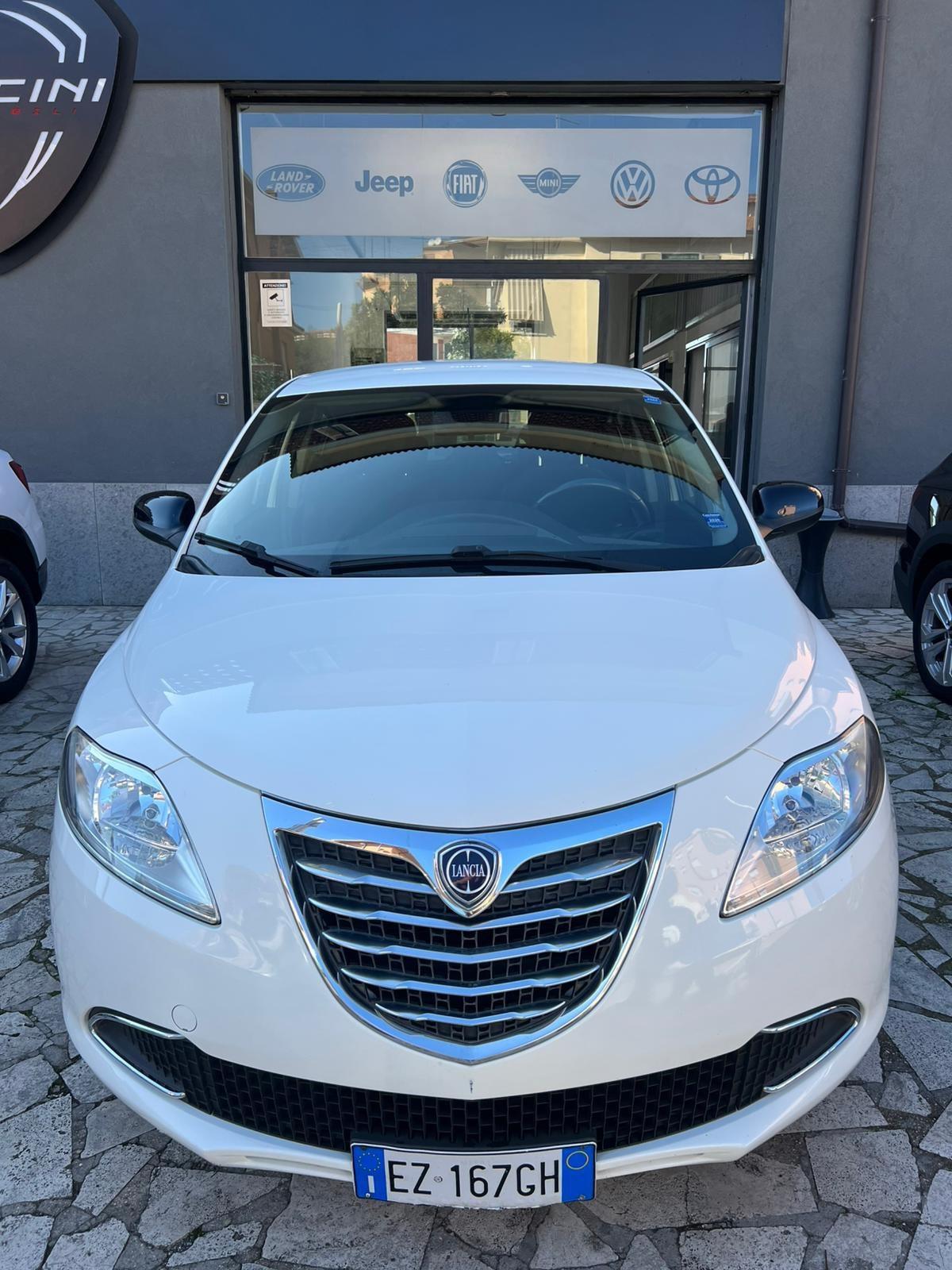 Lancia Ypsilon 1.2 69 CV 5 porte Gold * DISTRIBUZIONE FATTA * * GOMME NUOVE *