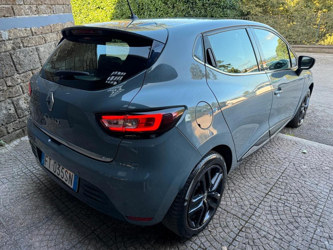 Renault Clio TCe 12V 90 CV GPL 5 porte Moschino Zen