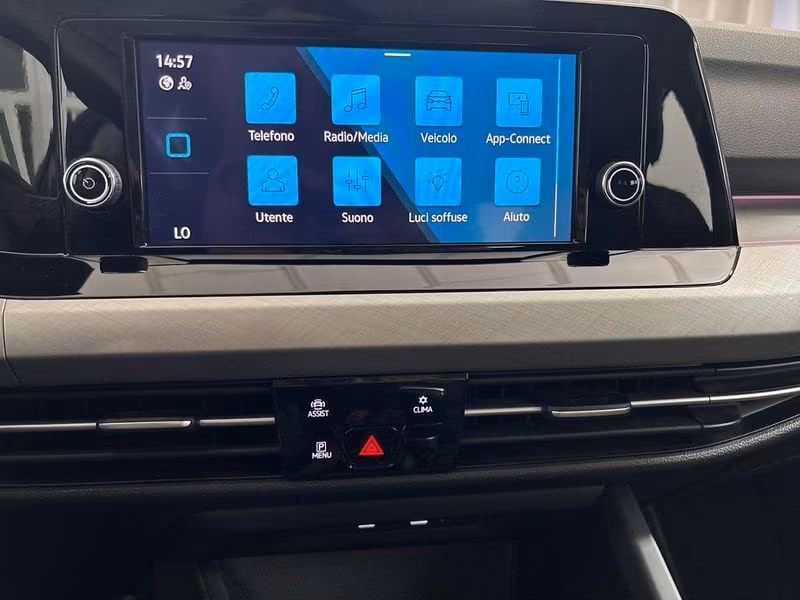 Volkswagen Golf VIII 1.0 tsi evo Life 110cv