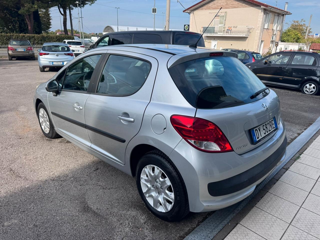 Peugeot 207 1.4 8V 75CV 5p. X Line