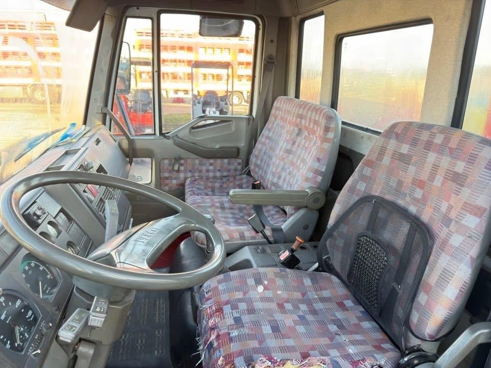 Autocarro IVECO 75E14 con gru Amco Veba 704/2S