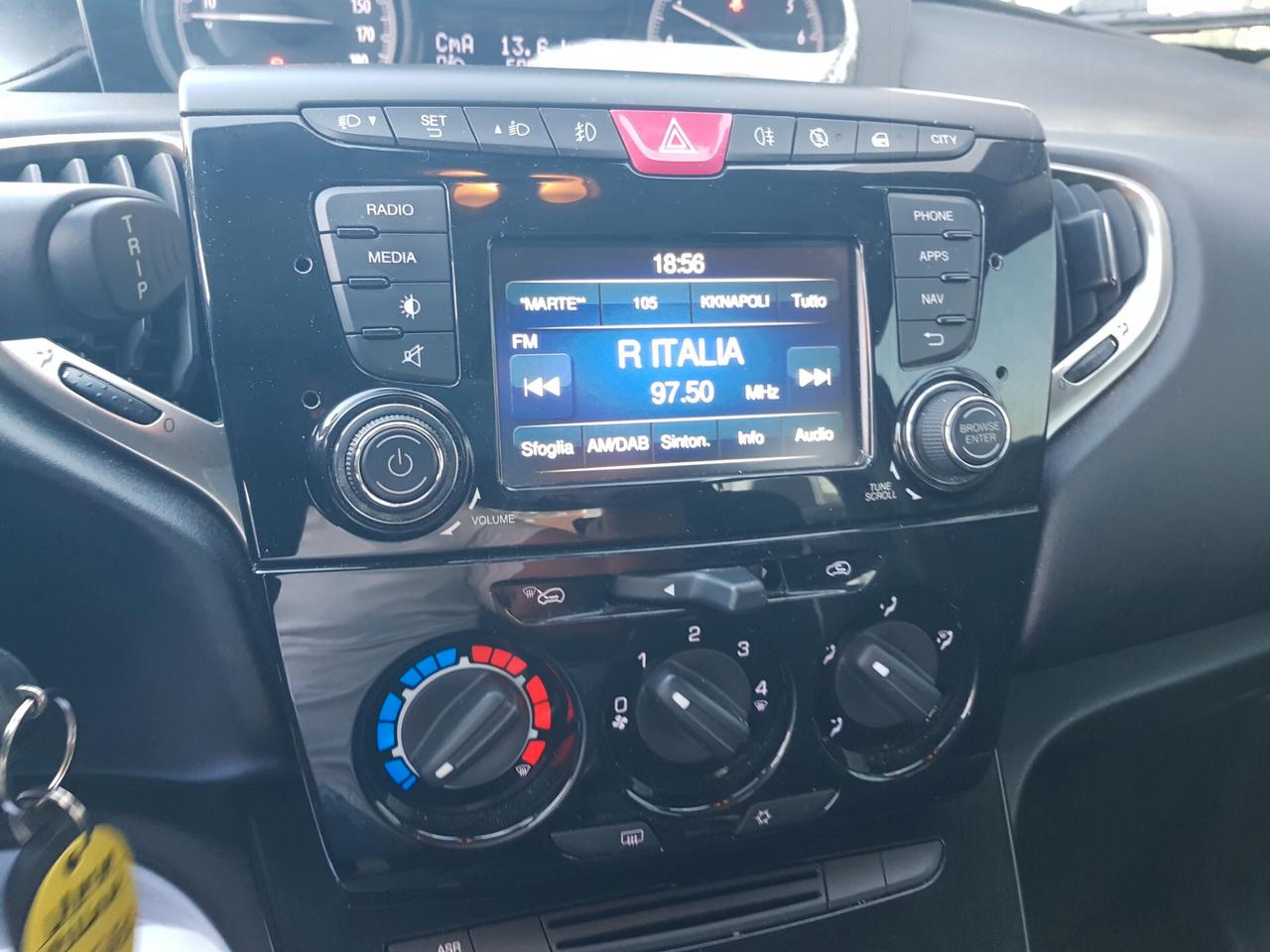 Lancia Ypsilon 1.2 69 CV 5 porte Silver GPL