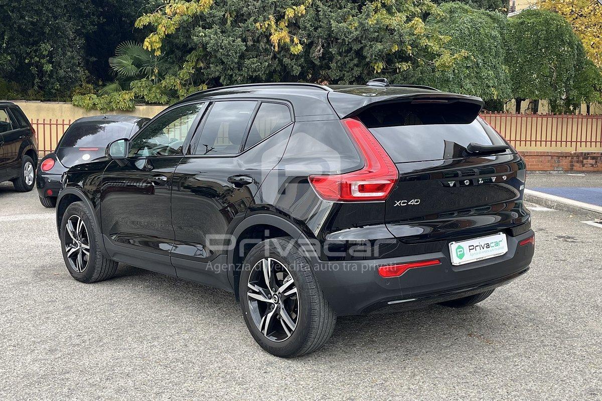 VOLVO XC40 B3 automatico Plus Dark