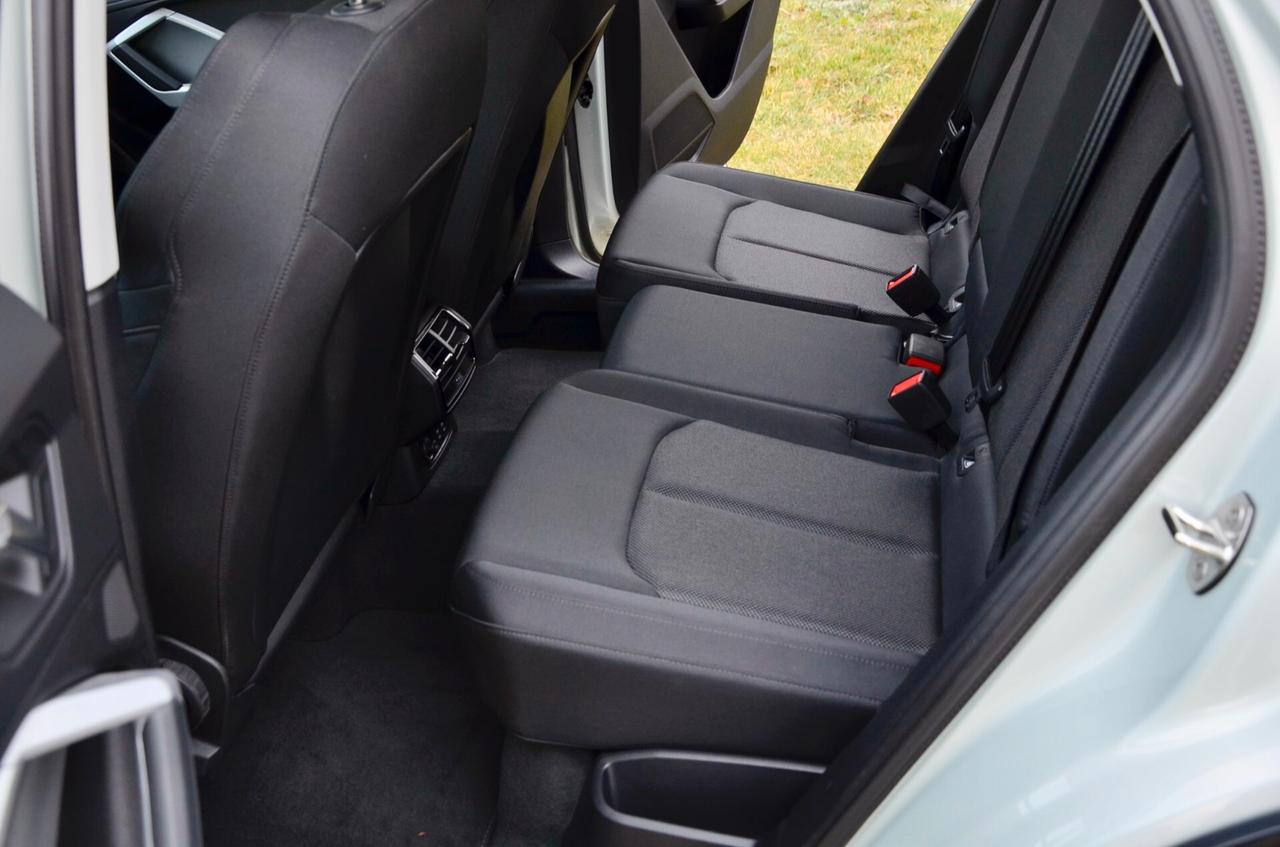 AUDI Q3 SPB 2.0 TDI S-LINE EDITION QUATTRO 150cv S-TRONIC, UNICOPROPRIETARIO, GARANZIA AUDI 1/2028, SERVICE AUDI, UFF ITALIANA, ARGENTO RUGIADA, EURO 6D, FARI FULL LED, 19", PERMUTE