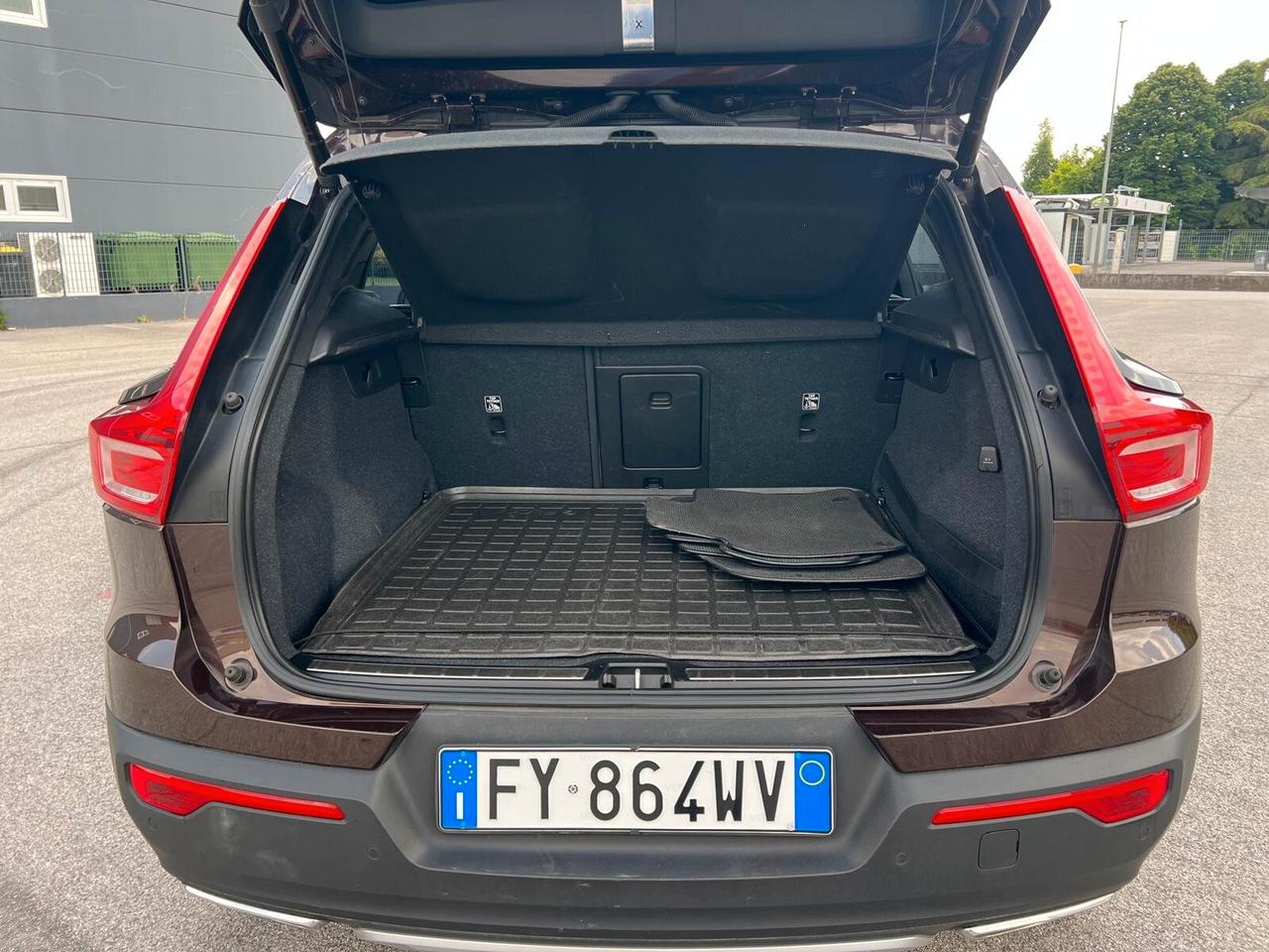 Volvo XC40 D3 Inscription * AUTOCARRO N1