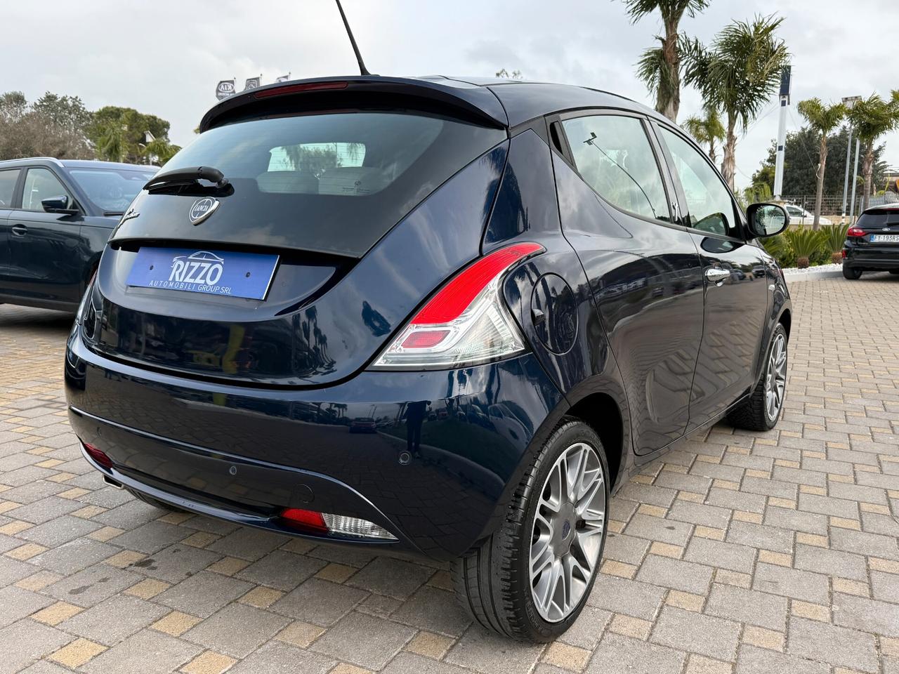 Lancia Ypsilon 1.2 69CV 5porte Platinum Navi Pelle