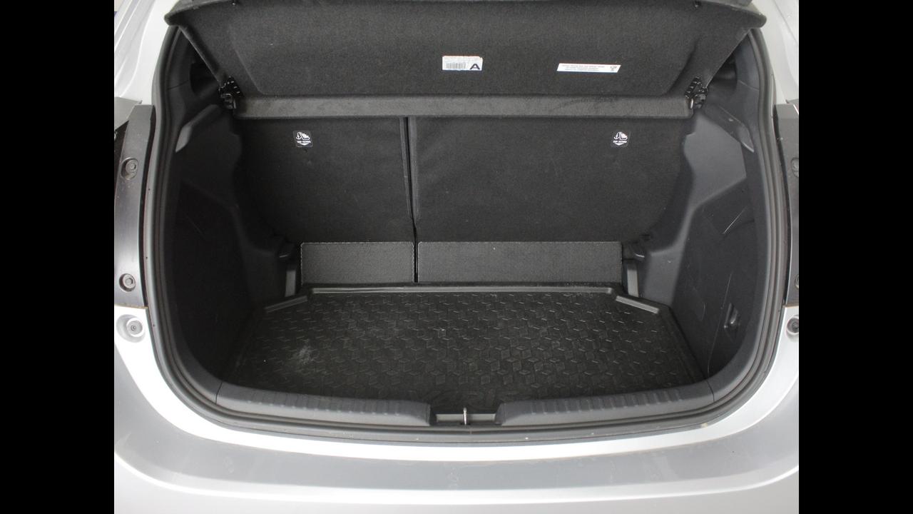 TOYOTA Yaris IV 2020 - Yaris 1.5h Lounge