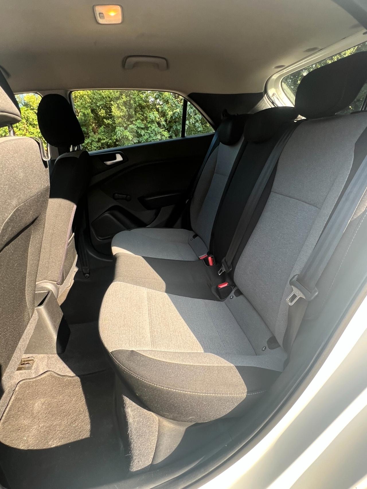ADATTA PER NEOPATENTATI Hyundai i20 1.2 5 porte Classic