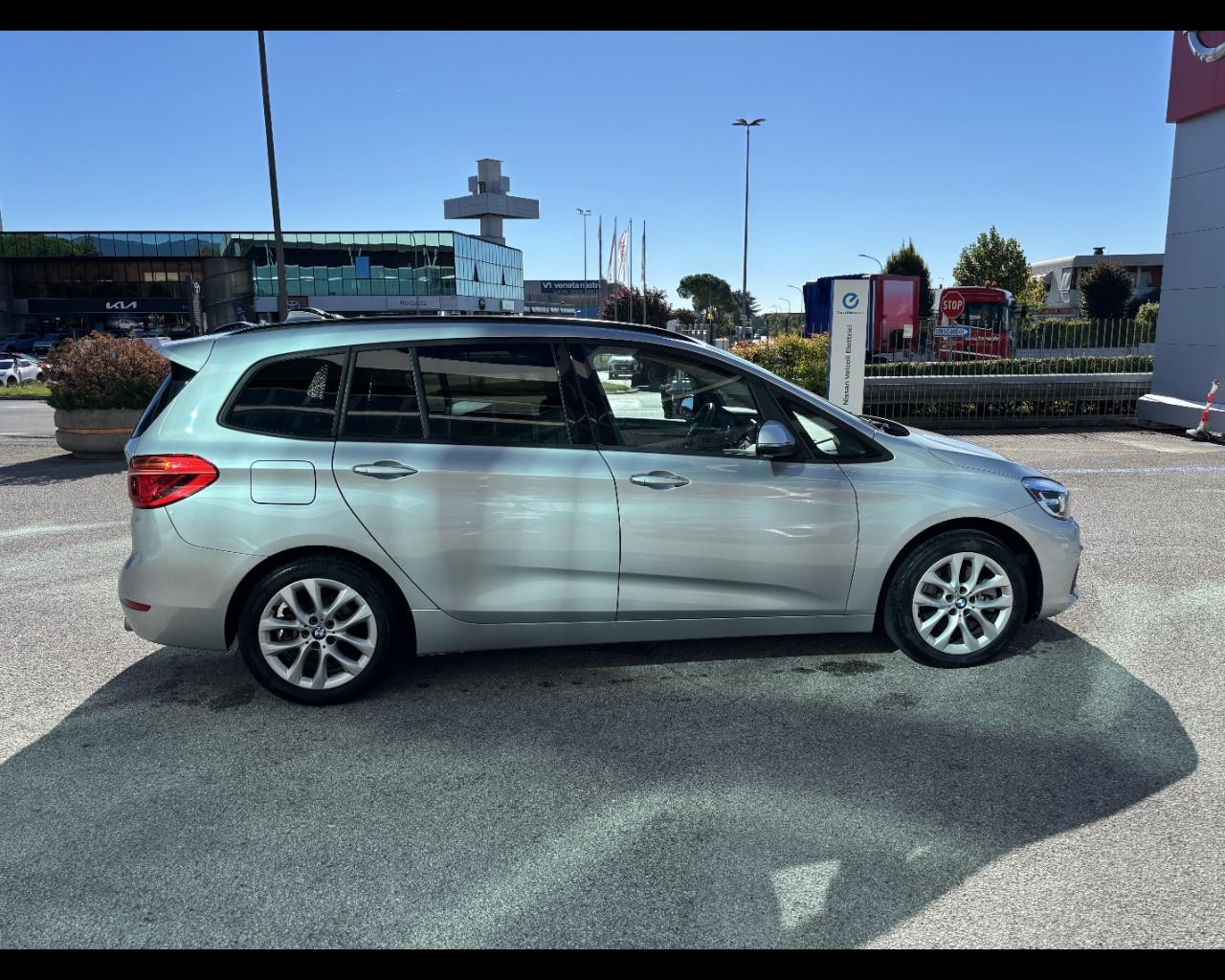 BMW Serie 2 A.T. (F45) - 220d xDrive Active Tourer Advantage au