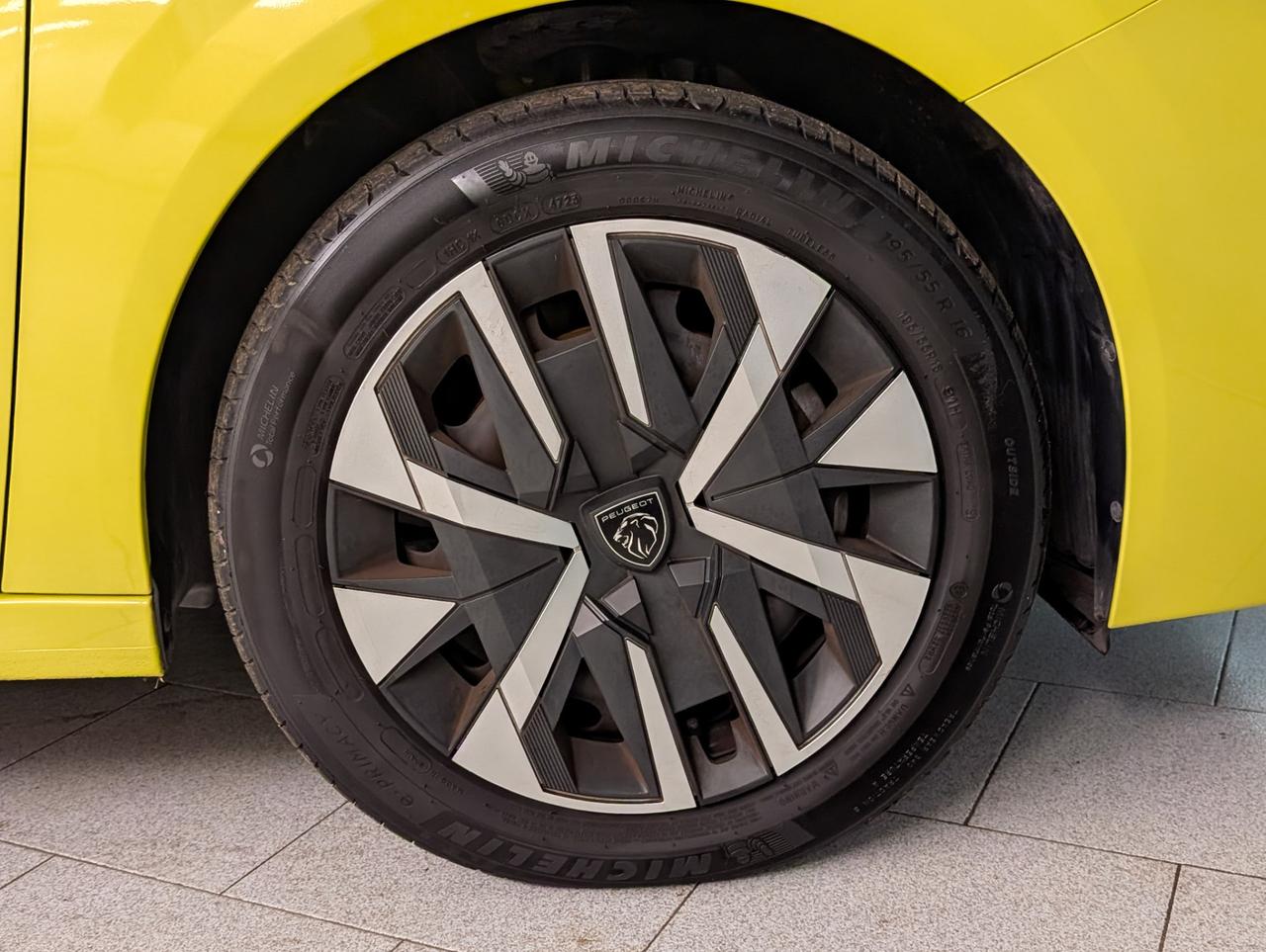 Peugeot 208 1.2 puretech 100cv Active