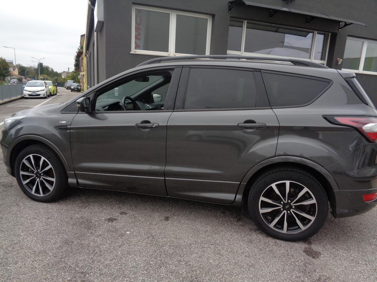 Ford Kuga 1.5 TDCI 120 CV S&S 2WD ST-Line