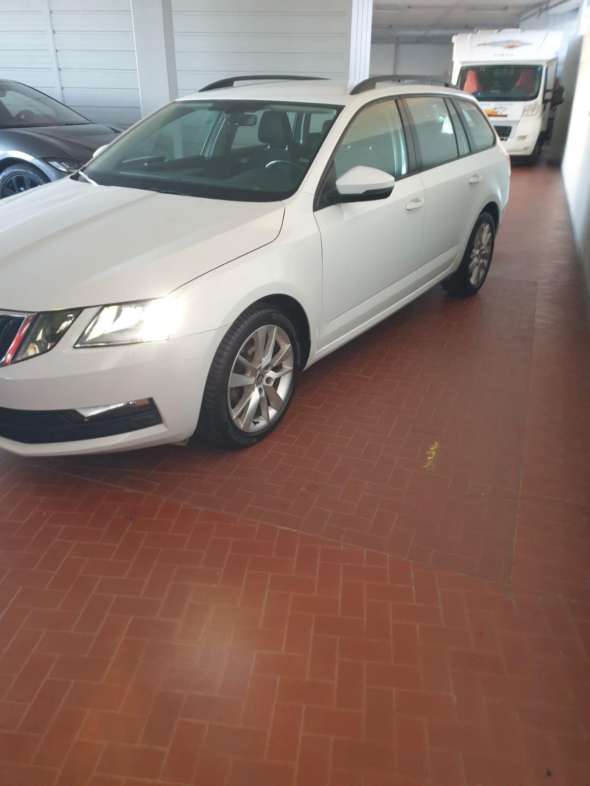 Skoda Octavia SW 1.6 TDI CR 115 CV DSG Executive