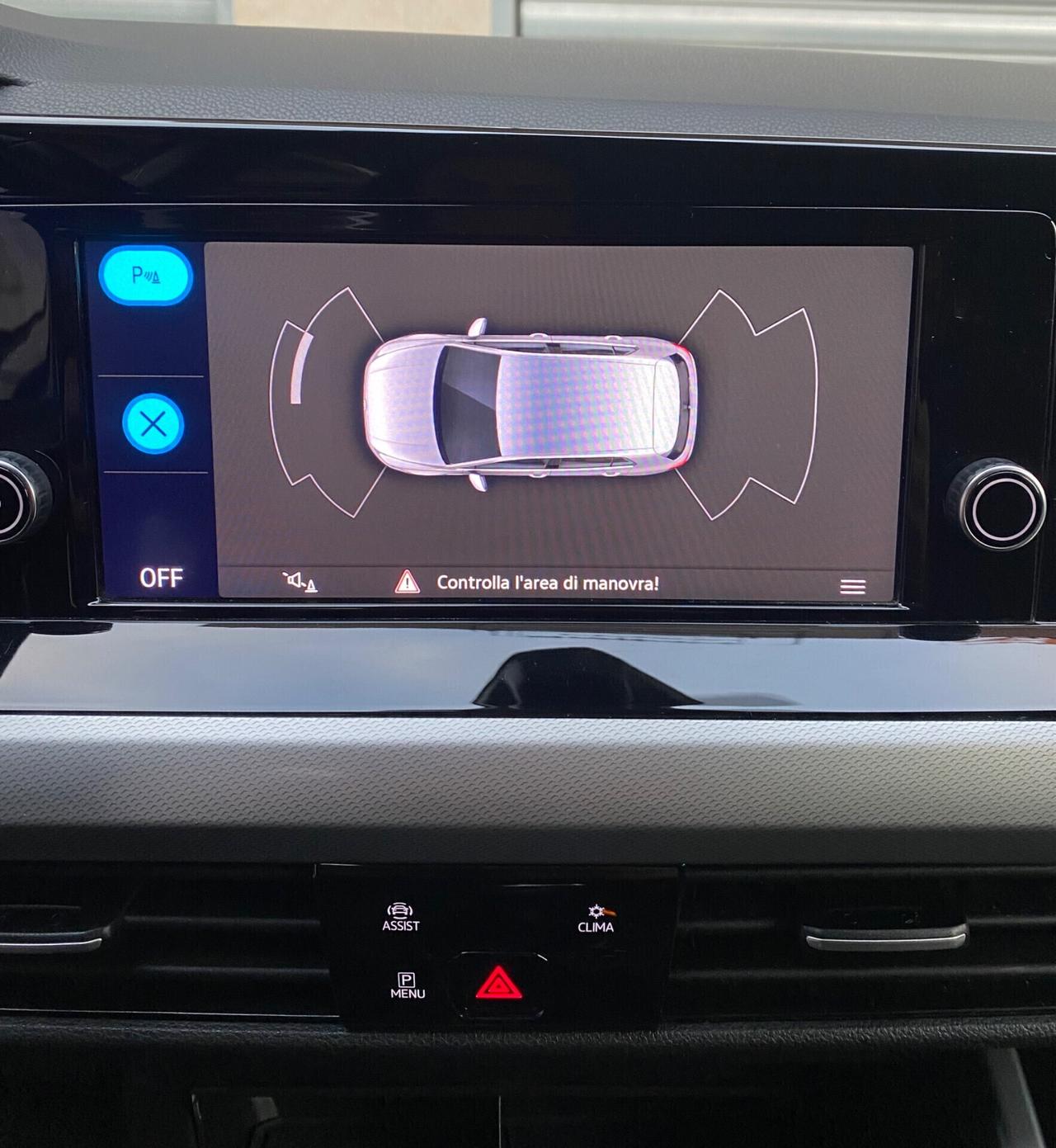 Volkswagen Golf 8 1.0 TSI 90cv - OK NEOPATENTATI