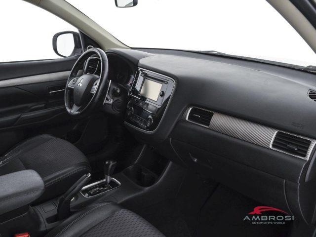 MITSUBISHI OUTLANDER 2.2 DI-D 4WD Instyle 7p. - PER OPERATORI DEL SETTO