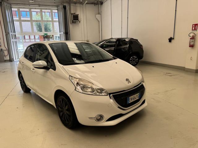 PEUGEOT 208 1.2 VTi 82 CV 5 porte Allure