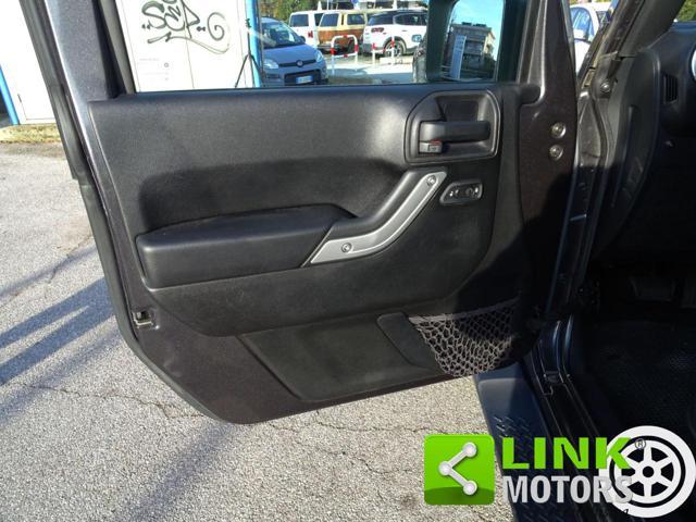 JEEP Wrangler 2.8 CRD DPF Sahara 4x4 automatic