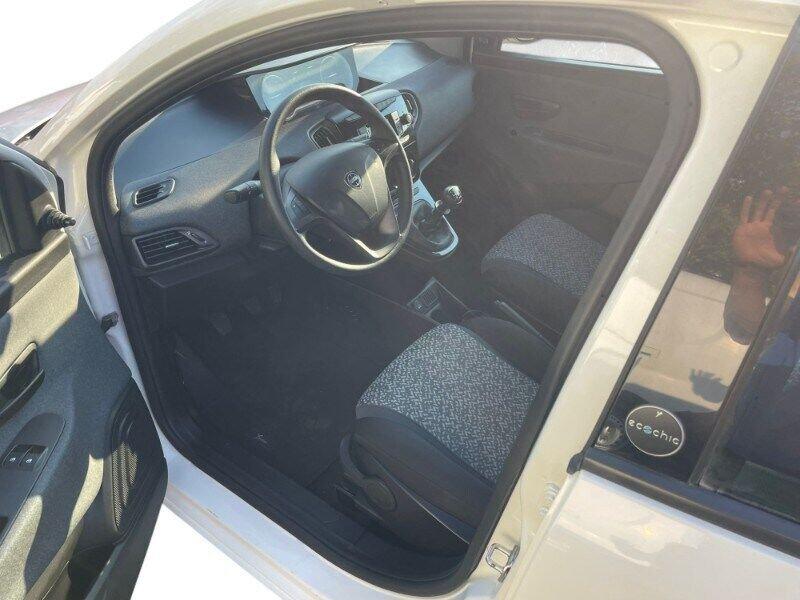 Lancia Ypsilon Ypsilon 1.0 FireFly 5 porte S&S Hybrid Ecochic Silver