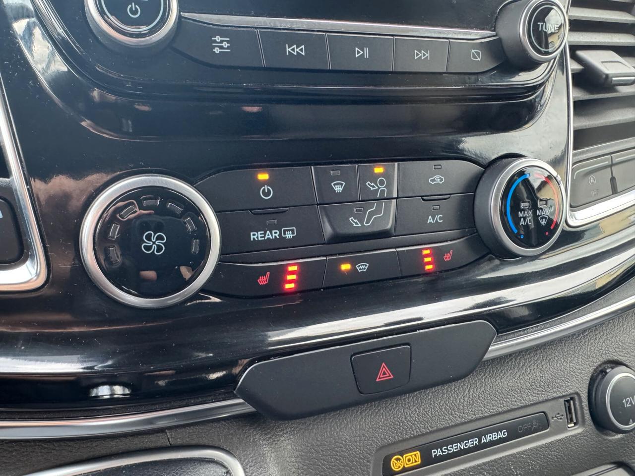 Ford Tourneo Custom Tit 2.0 Diesel-Hybrid130CV N1
