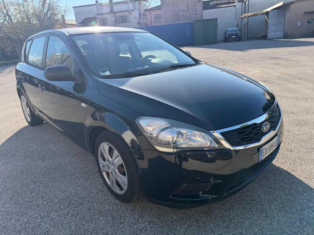 KIA cee'd 117,150km 1.4 90CV 5p. EX nessun lavoro da fare