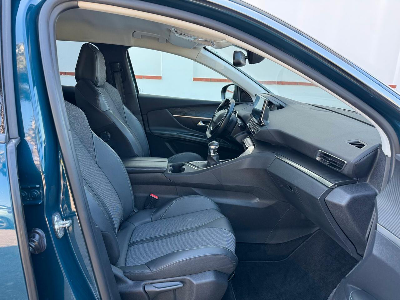 Peugeot 3008 BlueHDi Allure MANUALE