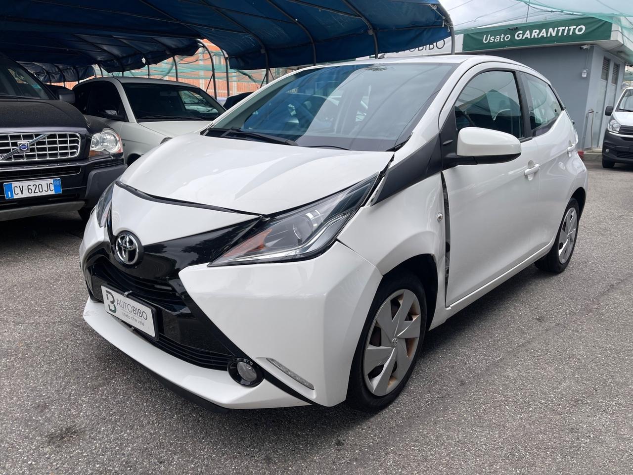 Toyota Aygo 1.0 VVT-i 69 CV 5 porte x-play