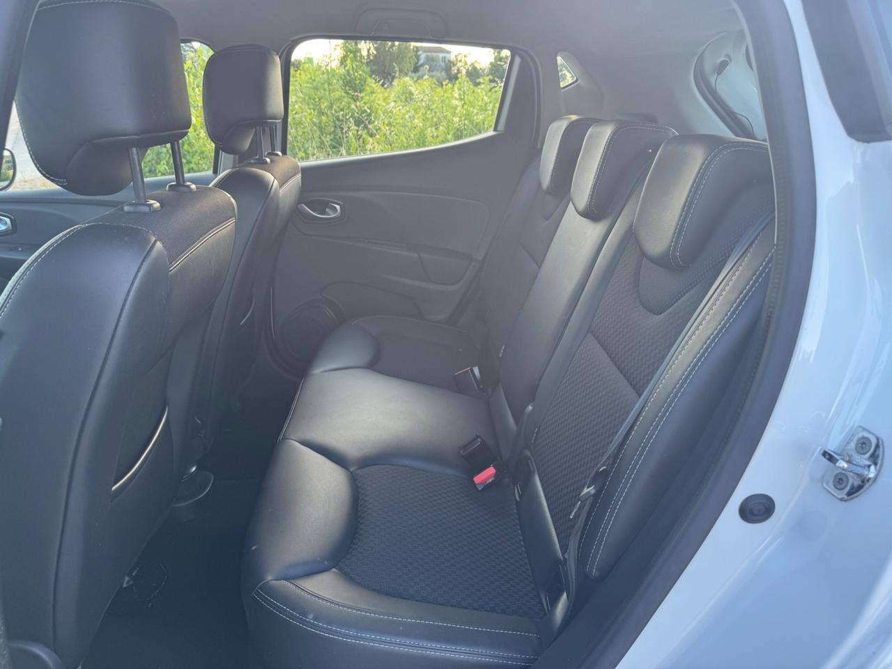 Renault Clio dCi 8V 75 CV 5 porte Moschino Life N 1 (autocarro)