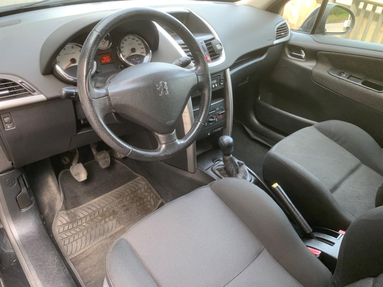 Peugeot 207 1.4 88CV 3p. ONE Line