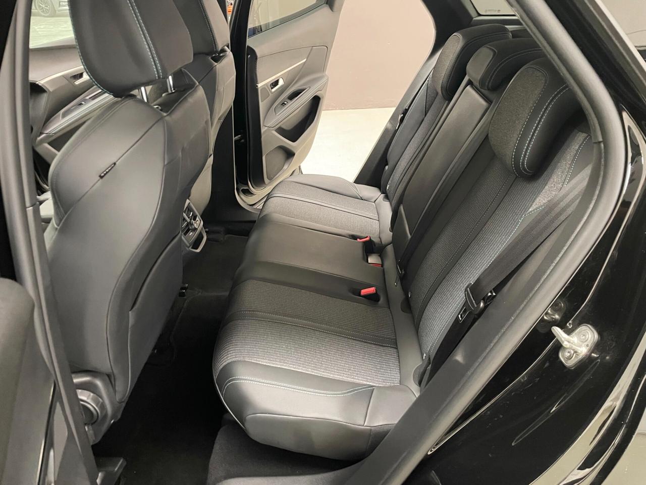 Peugeot 3008 1.5 BlueHDi 130 S&S EAT8 Allure Pack