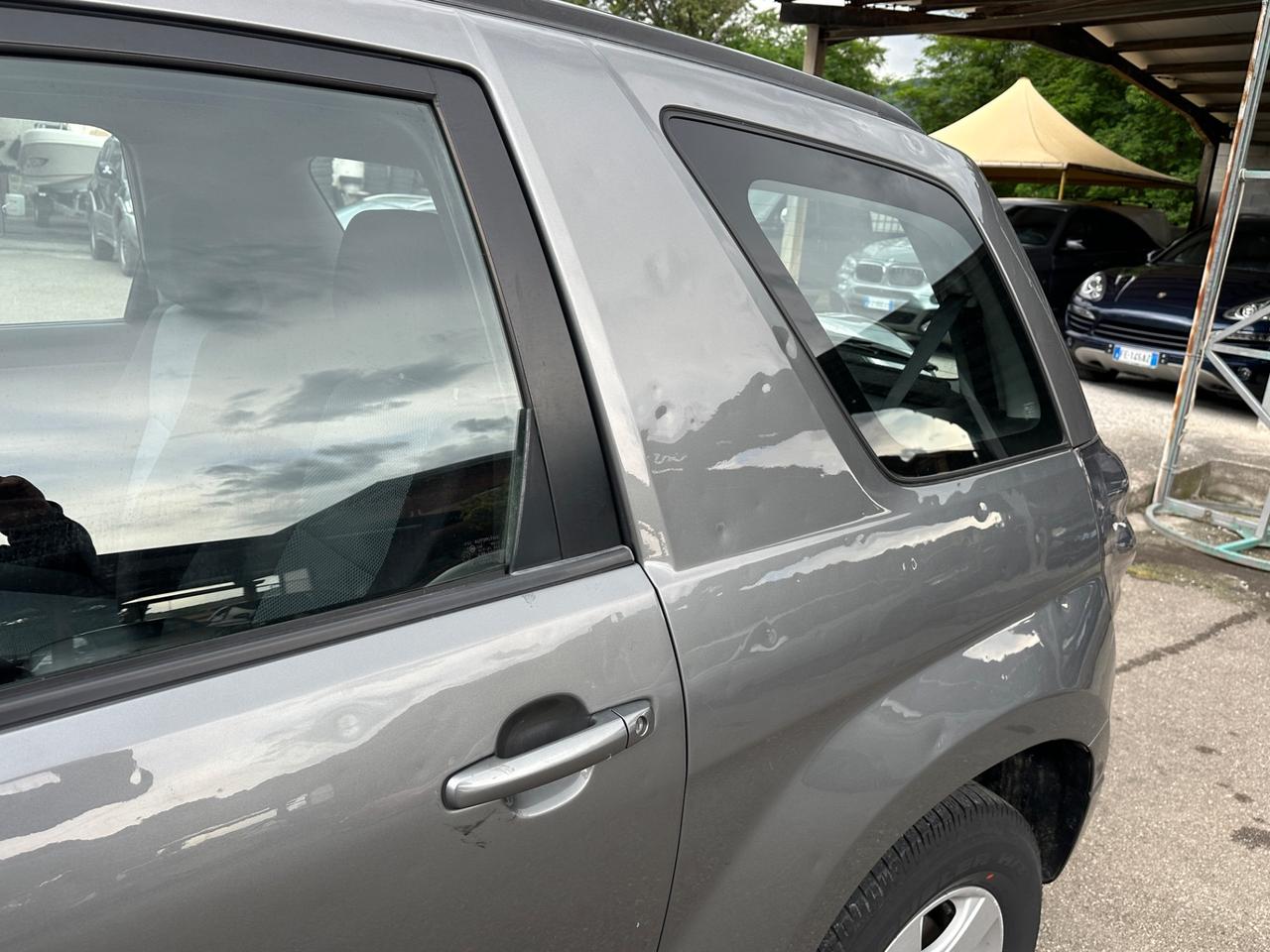 Suzuki Grand Vitara 1.9 3 porte grandinata