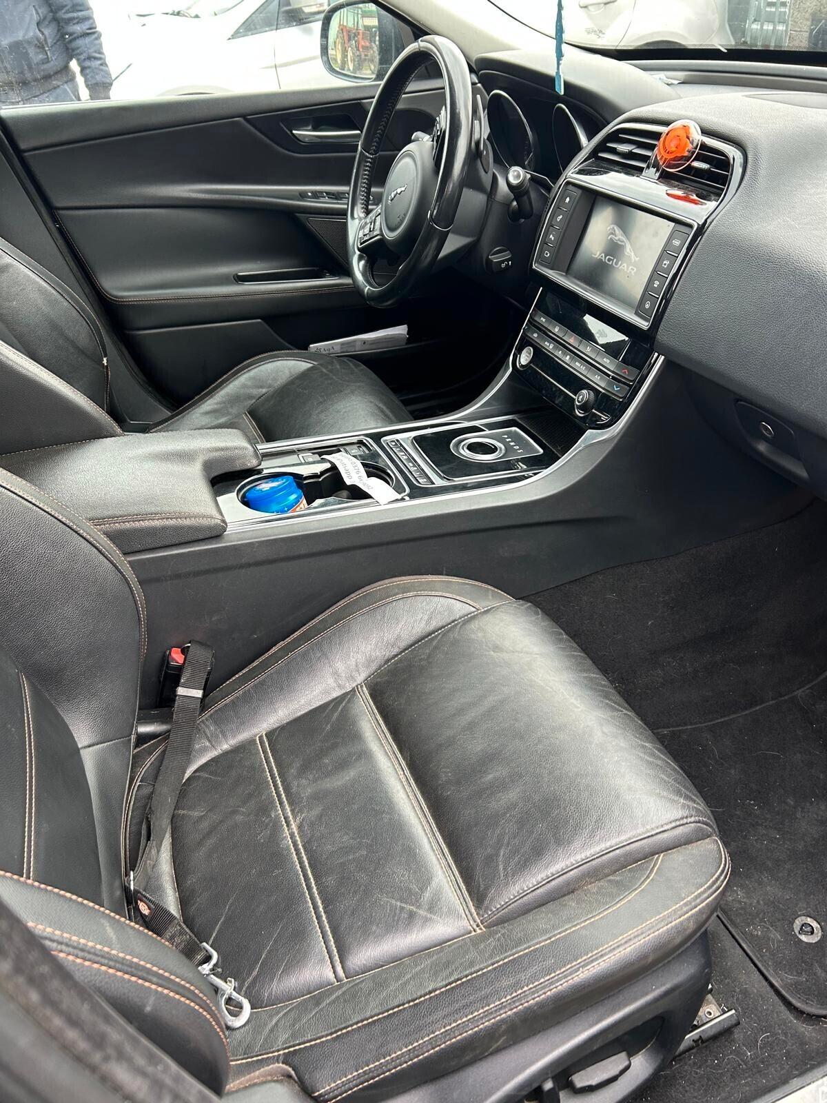 Jaguar XE 2.0 D Turbo 180CV aut. Portfolio