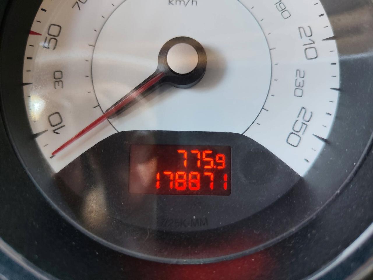 Peugeot 308 1.6 8V e-HDi 112CV Stop&Start 5p. Allure