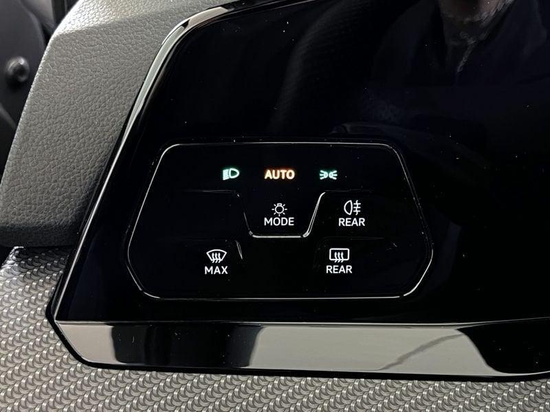 Volkswagen Golf Golf 2.0 tdi R-Line 150cv dsg