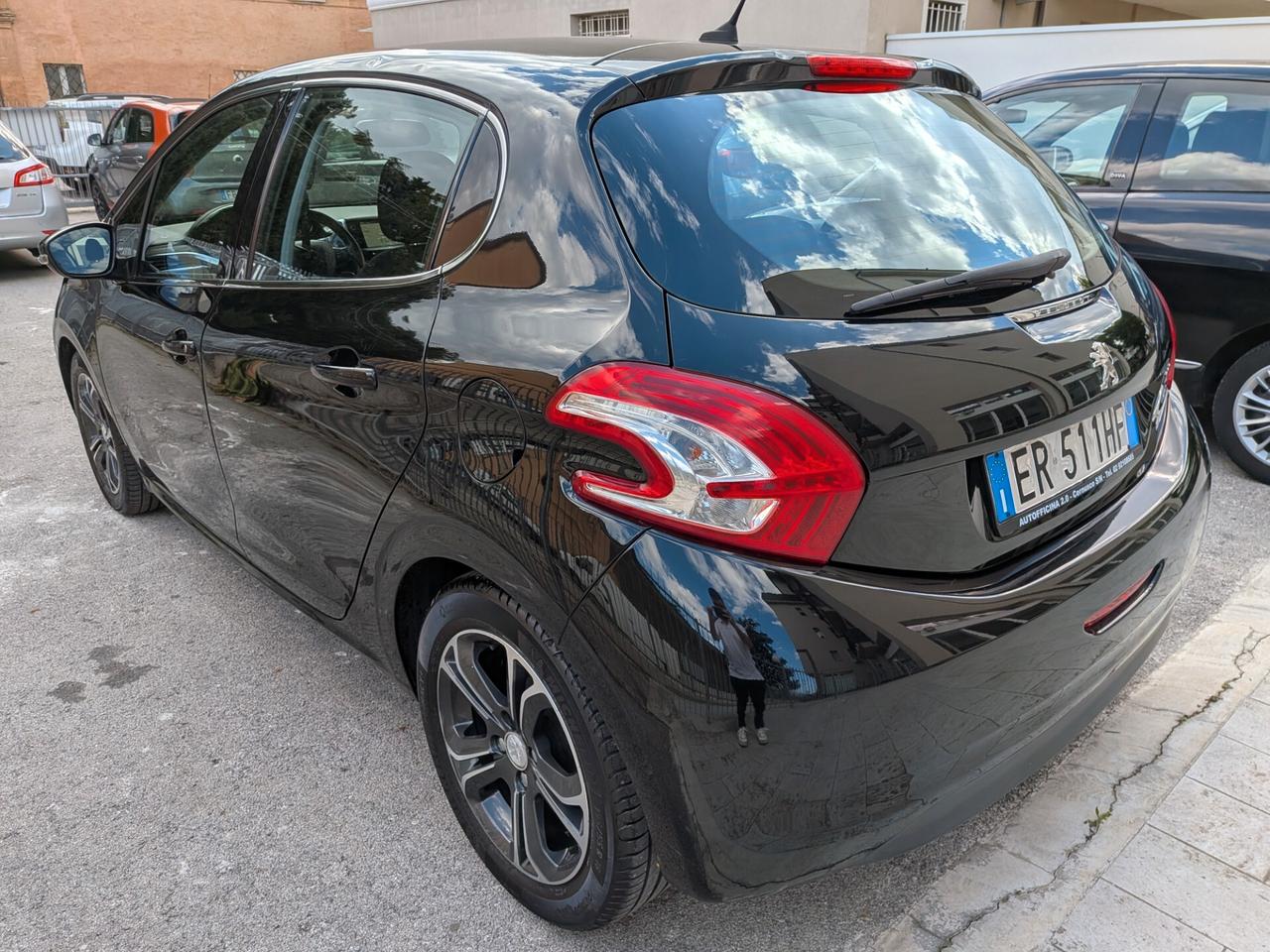 Peugeot 208 1.2 VTi 82 CV Allure
