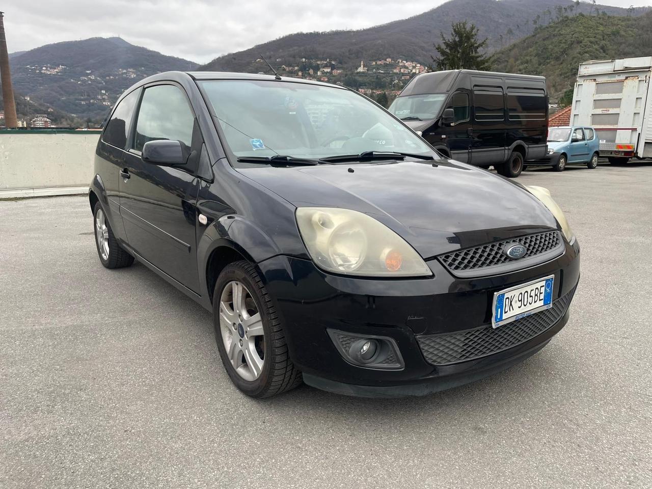 Ford Fiesta 1.2 16V 3p. Ghia - Neopatentati - Unico Proprietario