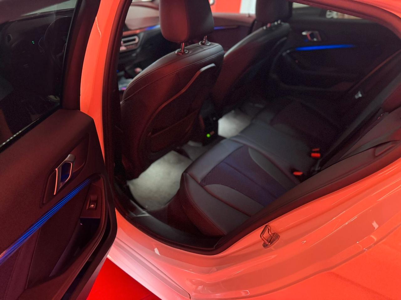 Bmw 118 116d 5p. Msport