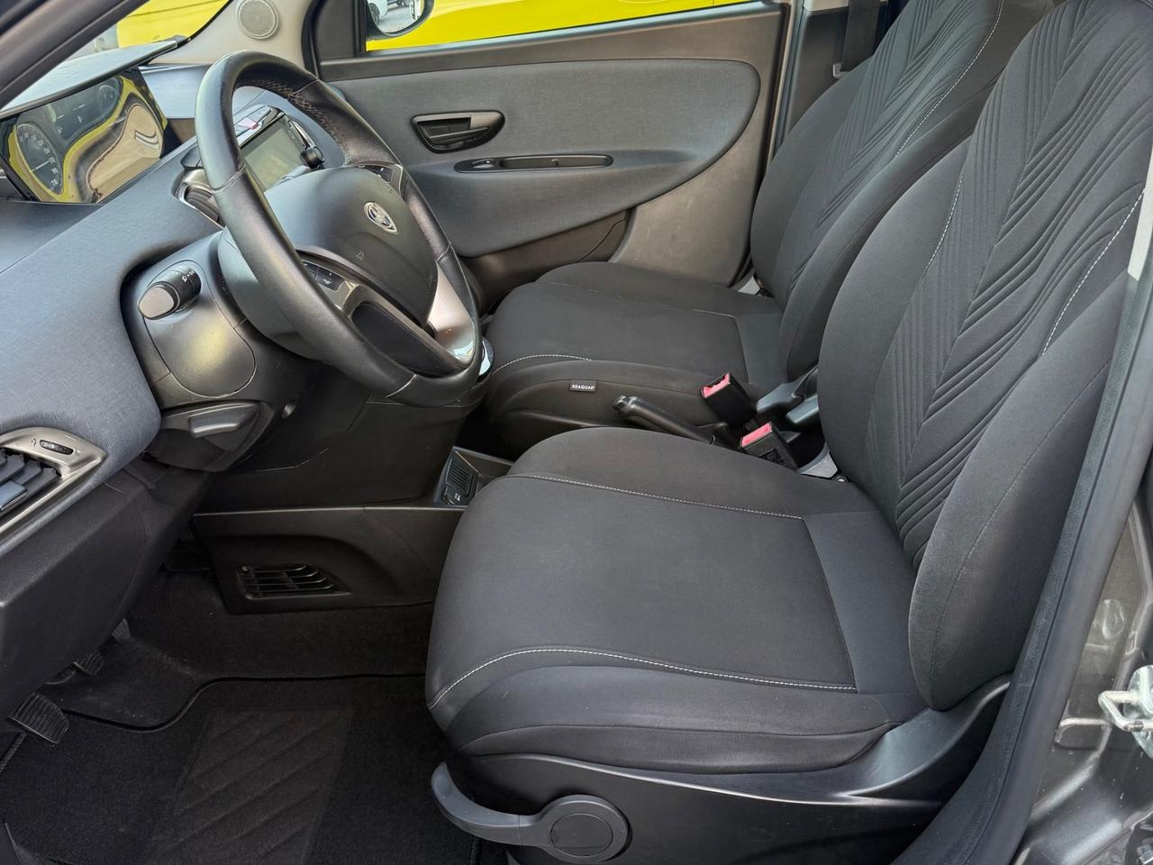Lancia Ypsilon GOLD 2023 1.0 Hybrid 70 CV 5 porte