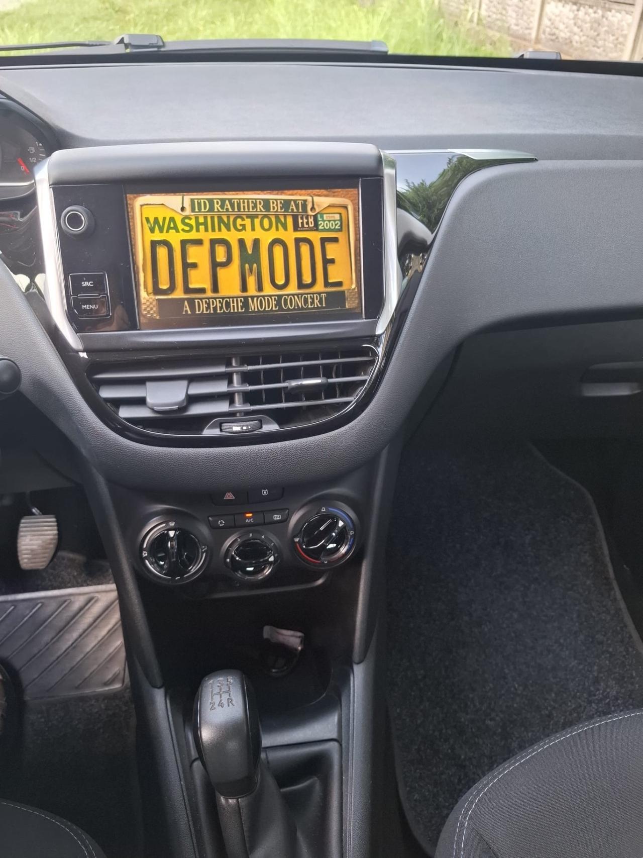 Peugeot 208 1.4 HDi 68 CV 5 porte Allure