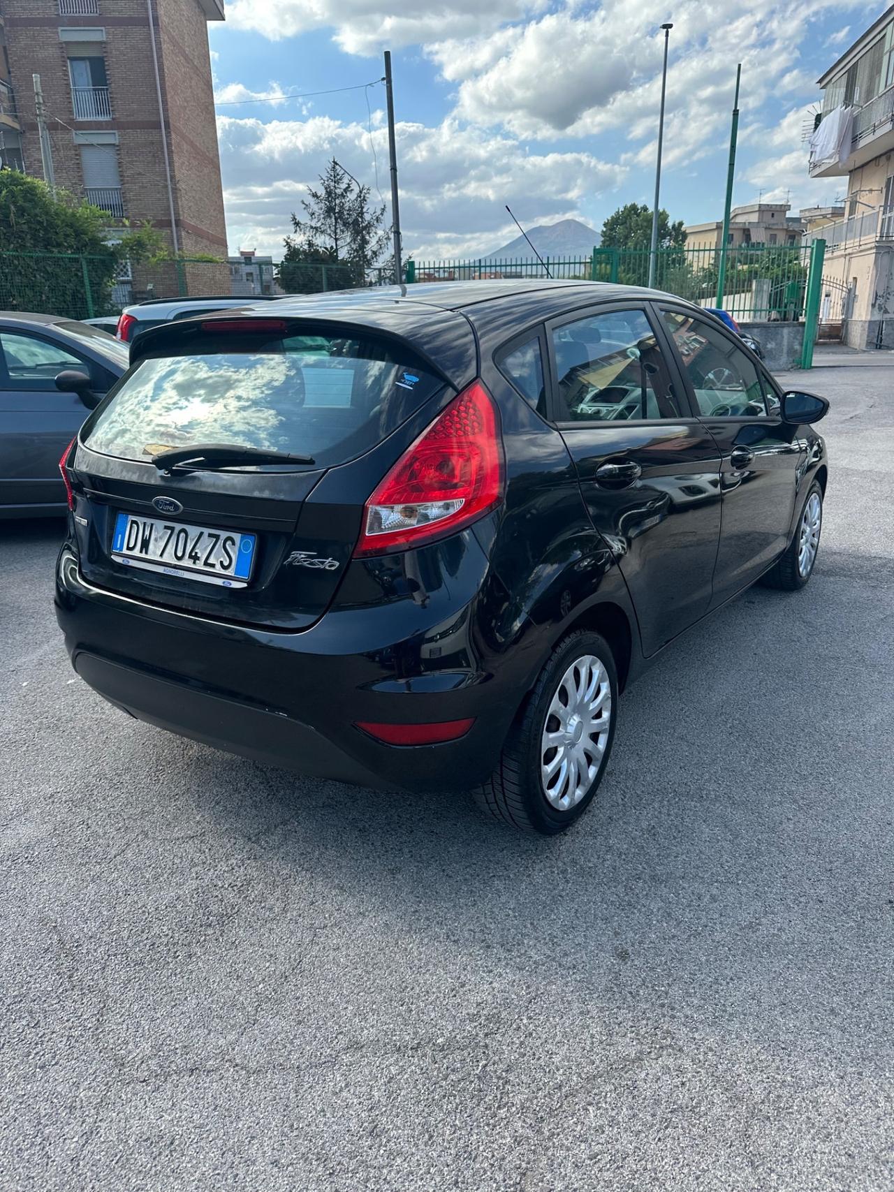Ford Fiesta 1.4 TDCi 68CV 5 porte Titanium