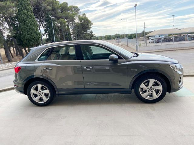 AUDI Q3 35 2.0 TDI S tronic Business Advanced COCKPIT