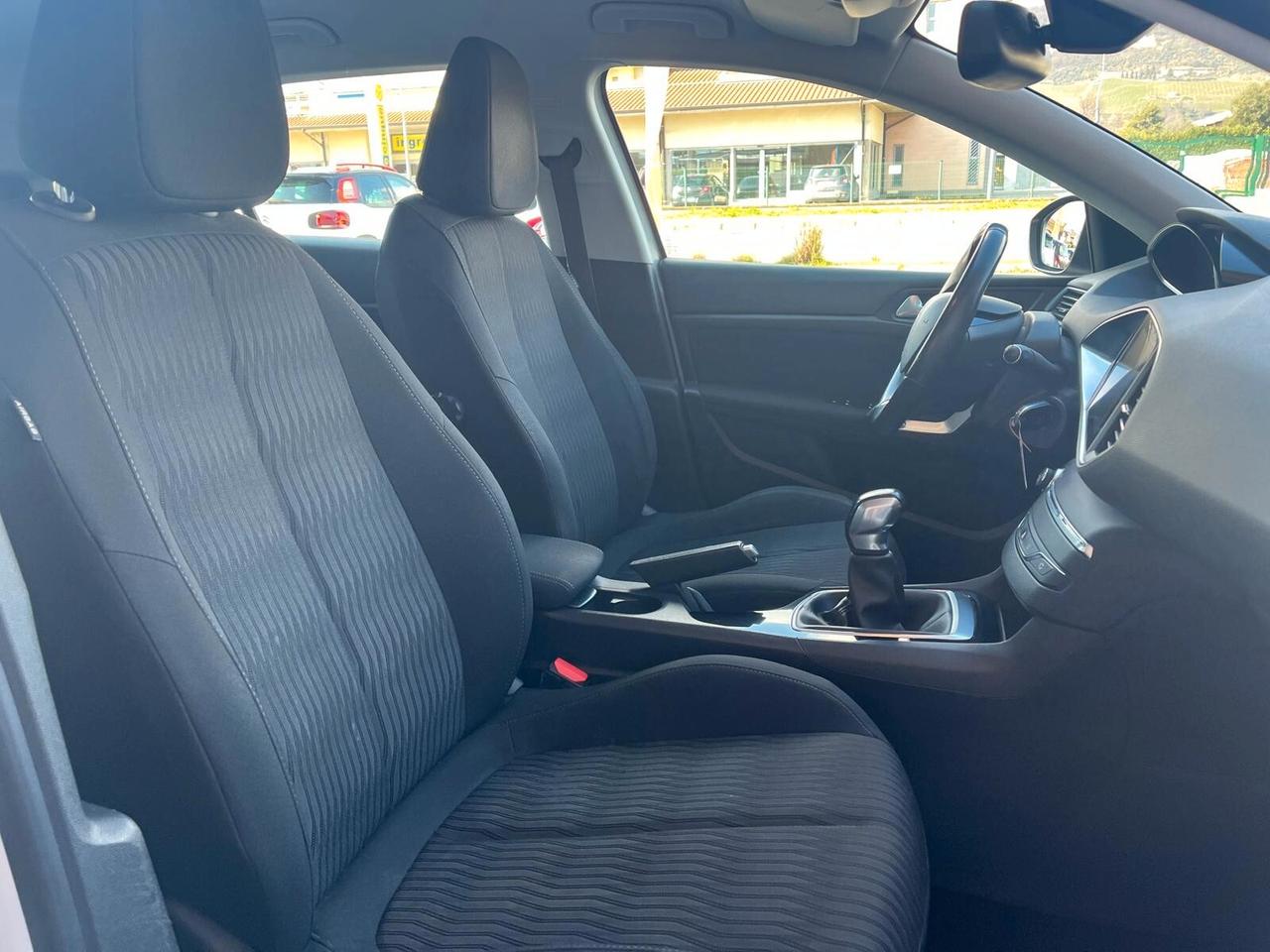 Peugeot 308 308 5p 1.2 puretech Active-unico proprietario