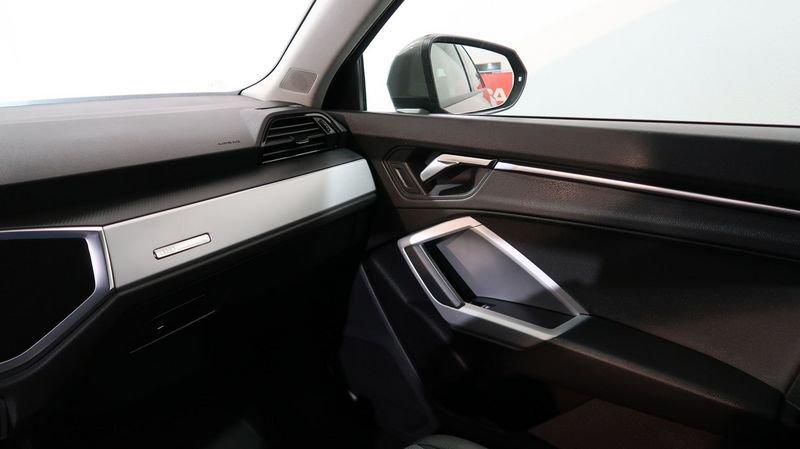 Audi Q3 2.0 35 TDI S Tronic Business #NAVI#CARPLAY#