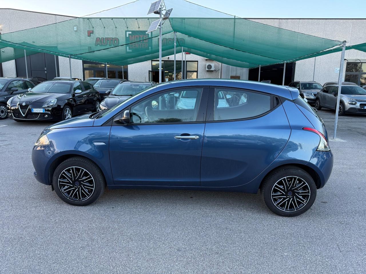 Lancia Ypsilon 1.0 69 Cv 5 porte S&S Hybrid Gold