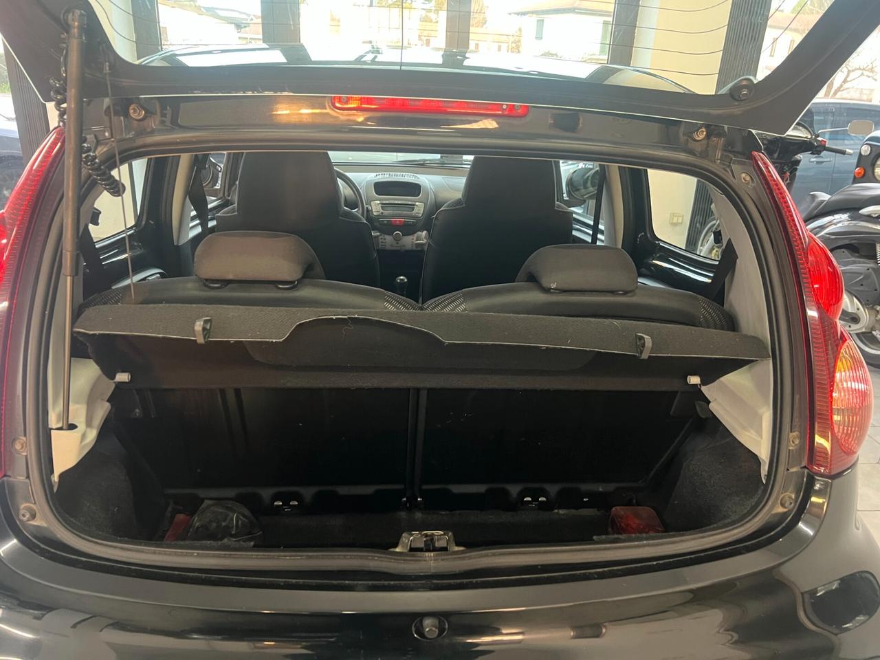 Peugeot 107 1.0 68CV 5p. Active 100000KM