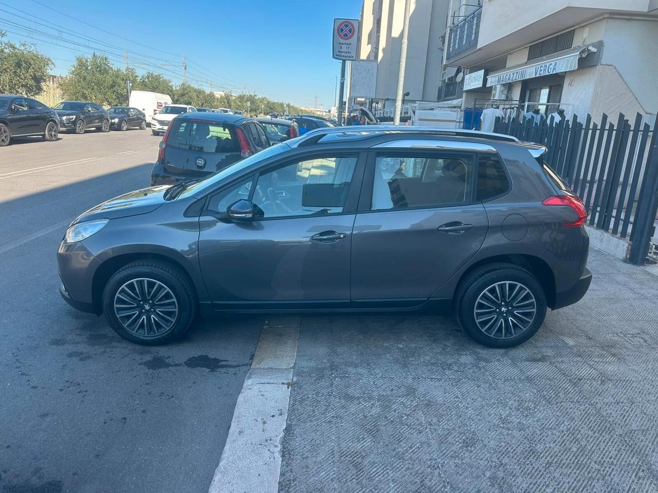 Peugeot 2008 BlueHDi 100 Black Matt