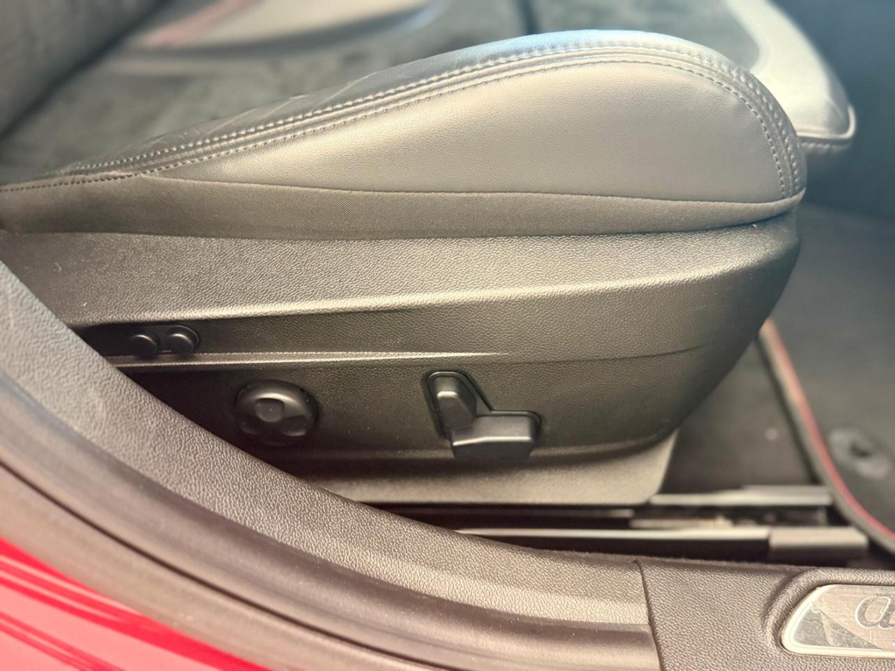 Alfa Romeo Giulia 2.9 V6 Bi-Turbo AT8 Quadrifoglio