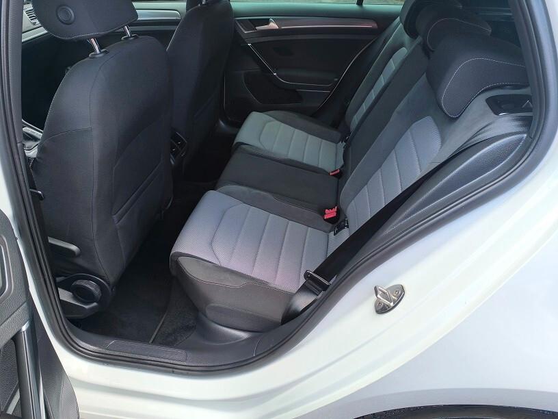 Volkswagen Golf 2.0 TDI 5p. 150 CV R-LINE