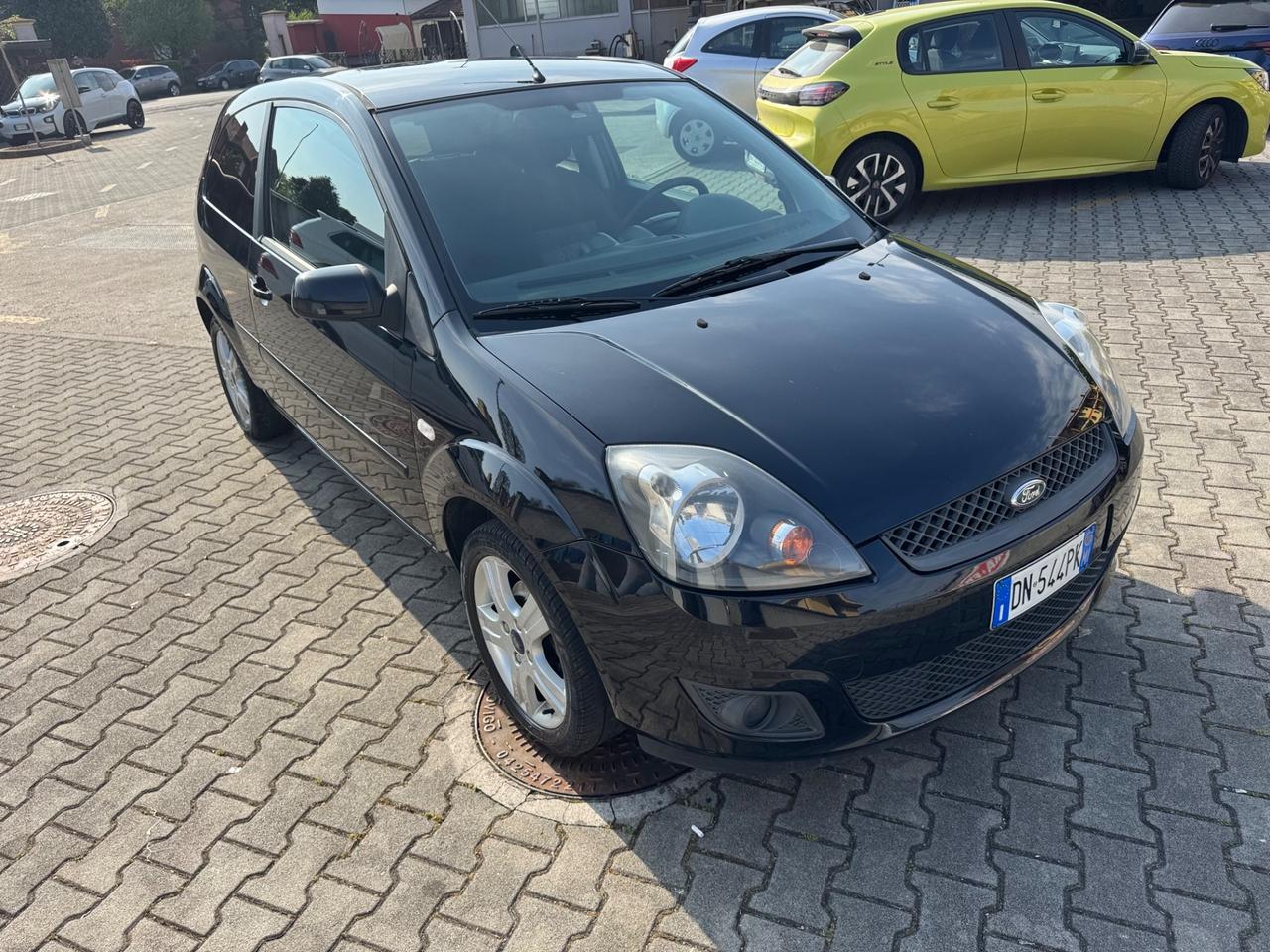 Ford Fiesta 1.2 16V 3p. neopatentati