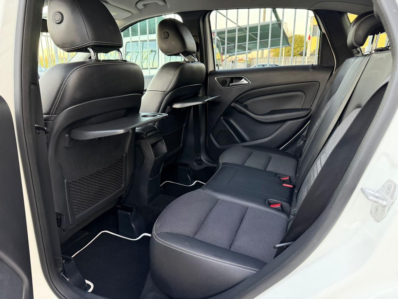 Mercedes-benz B 200 d 136cv (2.2 CDI) Premium OK NEOPATENTATI